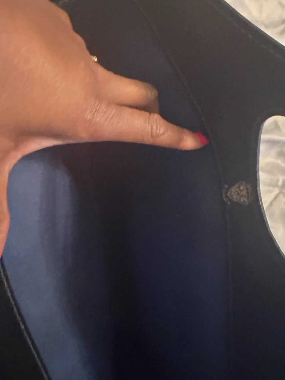 Gucci Beige and Black GG Canvas Tote - Picture 4 of 12